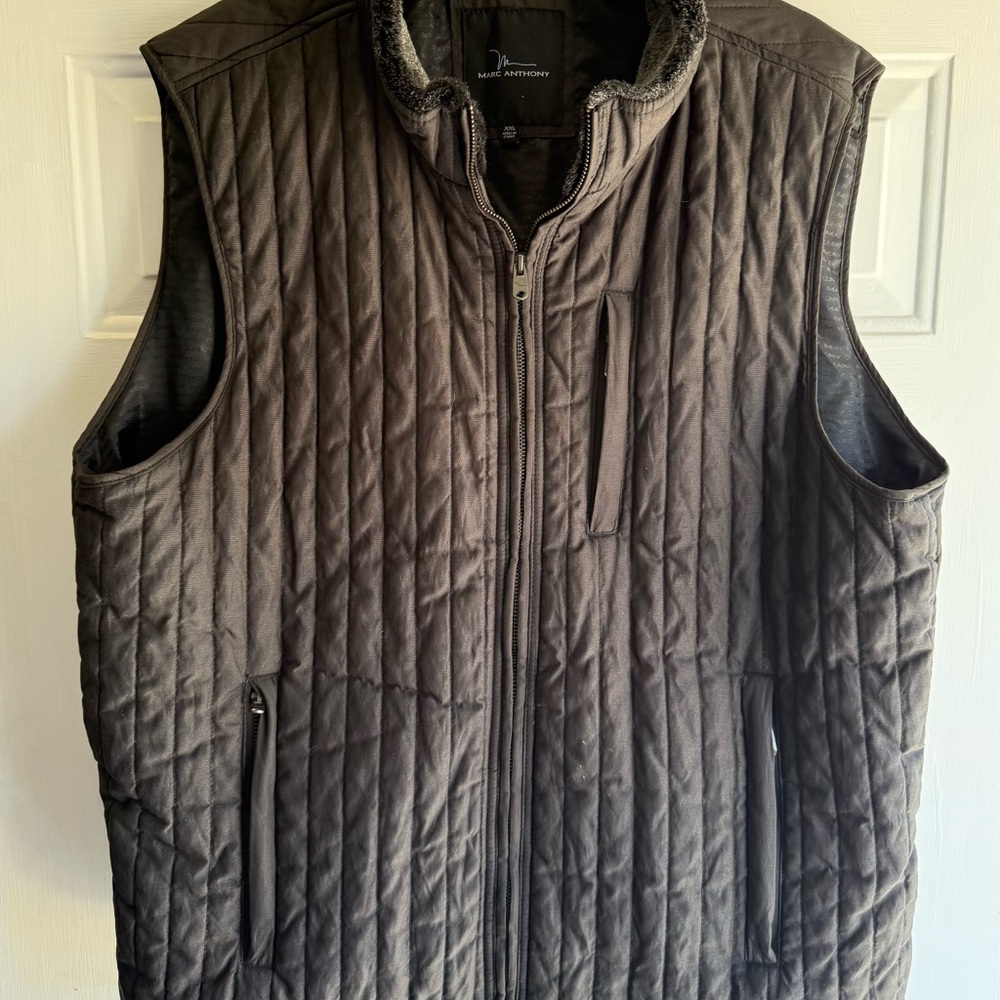 Marc Anthony Quilted Gray Vest with Insulated Black Padding